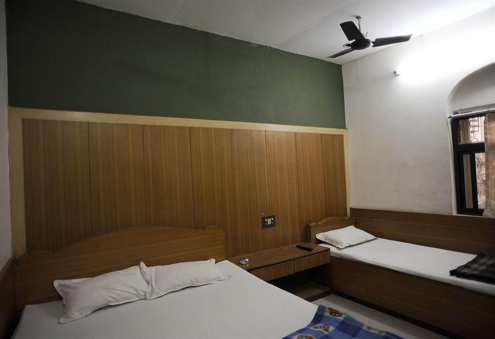 Hotel Diplomat Kalkuta Zewnętrze zdjęcie
